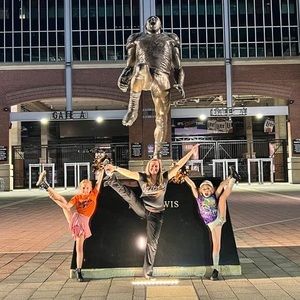 Meet your Posher, Laura